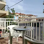 Apart Otel Eirini's Hause 3*