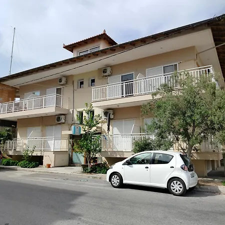 Eirini's Hause מלון דירות *