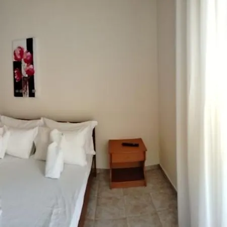 Eirini's Hause מלון דירות