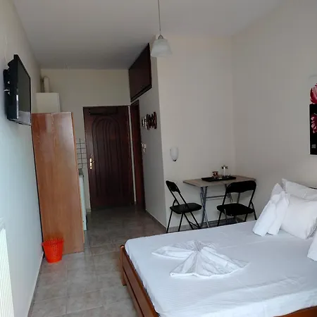 Eirini's Hause מלון דירות *