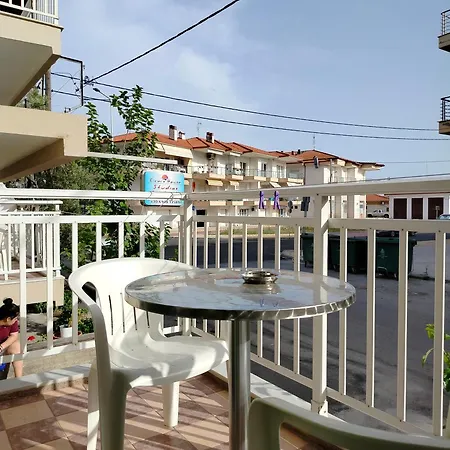 מלון דירות Eirini's Hause *