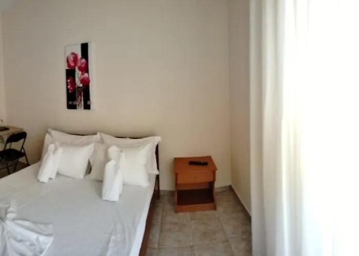 Eirini's Hause Aparthotel