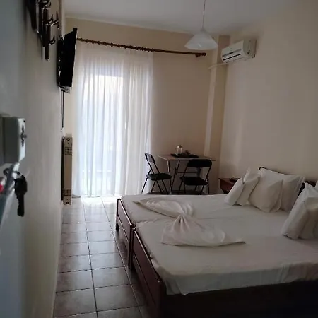 Eirini's Hause Апарт-отель Неа-Муданья