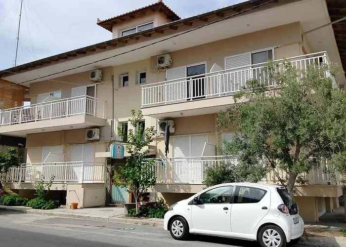 Eirini's Hause Aparthotel 3*