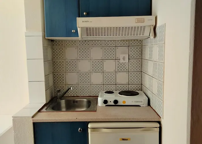 Aparthotel Eirini's Hause 3*